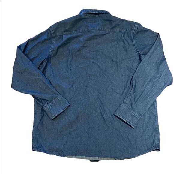 Wrangler Men’s size medium cotton denim long sleeve button front shirt. - Picture 2 of 5